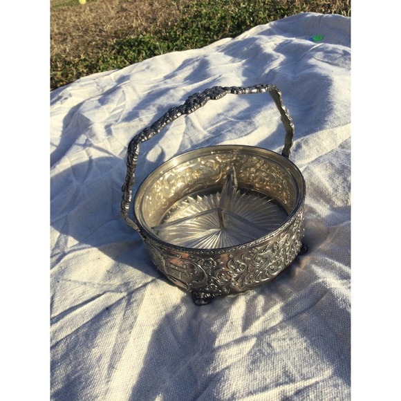 Vtg Silverplated divided glass dish 6” 6 in nuts snacks appetizers hosting farm - Picture 4 of 10